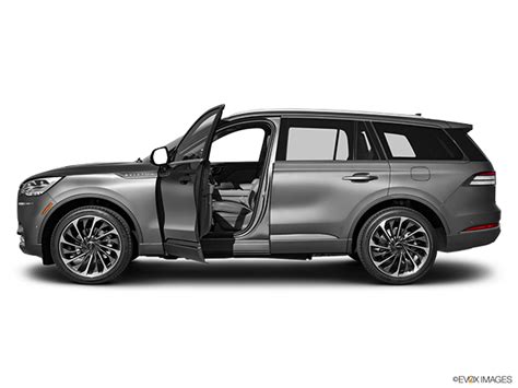 2022 Lincoln Aviator Reserve Awd Driving