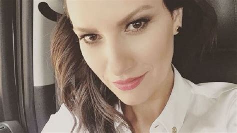 Laura Pausini Si Sposa Con Paolo Carta Partecipazioni E Dettagli