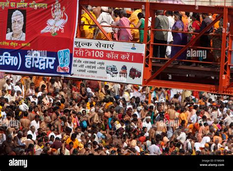 Hindu Devotees Take Holy Dip Hi Res Stock Photography And Images Alamy