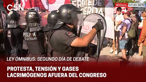 Incidentes Afuera Del Congreso En El Segundo D A De Debate Por La Ley