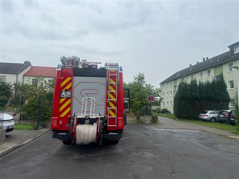 Feuerwehr Werl R Ckt Zu Brand Am Kiebitzweg Aus