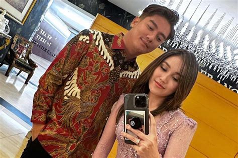 Oma Lazuardi Restui Pernikahan Boy William Dan Ayu Ting Ting GenPI Co