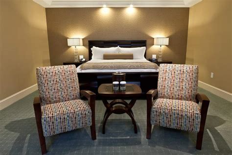 Town And Country Inn And Suites In Charleston Find Hotel Reviews Rooms And Prices On