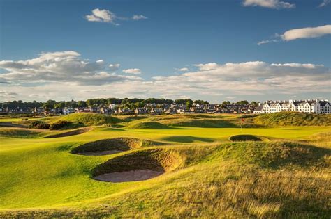 CARNOUSTIE GOLF - St Andrews Golf Packages