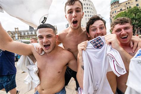 England Fans Celebrate In Leeds Leeds Live