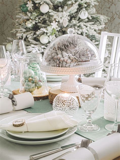 Pine cone Christmas craft ideas: 21 seasonal makes | Homes and Gardens