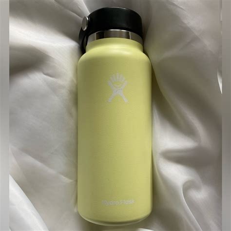 Hydro Flask Dining Yellow 32 Oz Hydroflask Poshmark