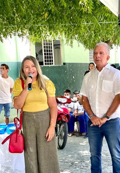 Alunos Da Escola Pastor Frank Dyer S O Contemplados Entrega De