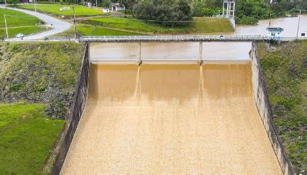 Barragem De Ituporanga Excede Da Capacidade E Come A A Verter