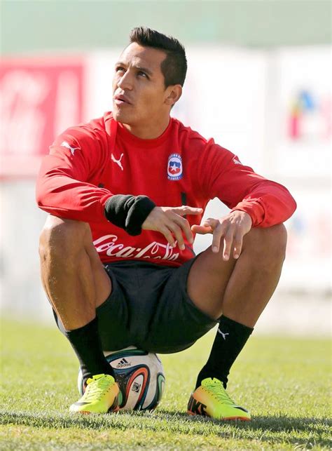 Famous Bulges on Twitter RT TheFamousBulges Alexis Sánchez bulge