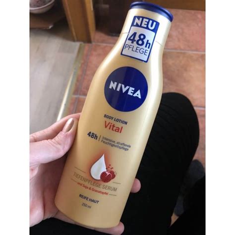 Lotiune Corp Nivea Vital 200 Ml Cu Rodie Si Coenzima Q10 Lotiuni De