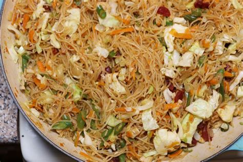 Pancit Bihon Pancit Pancit Recipe Asian Noodle Dishes