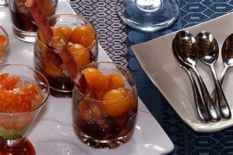 Recette de Verrines apéritives billes de melon au Porto et Gressins