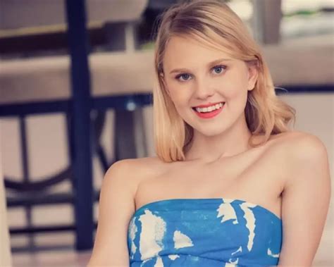 Discovering Lily Rader Her Biography Age Height Figure And Net Worth Bio