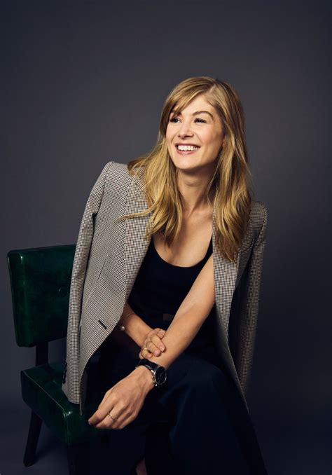 Rosamund Pike Source On Twitter Rosamund Pike For A Private War