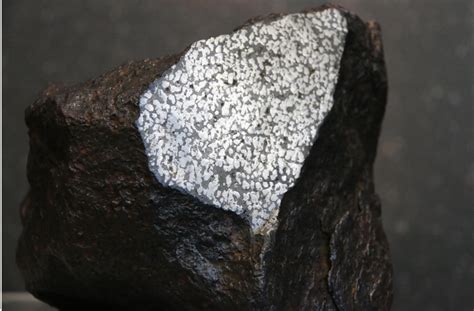 Rare meteorite found by gold fossickers sold to Geoscience Australia ...