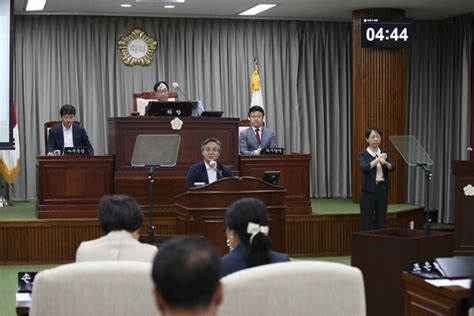 신용 익산시의원“장애물 없는 생활환경 조성이동 약자 방안 마련 해야”