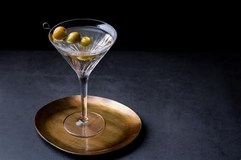 What Is A Wet Martini The Ultimate Martini Guide Dinewithdrinks