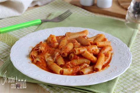 Pasta Alla Mozzarella Filante E Saporita