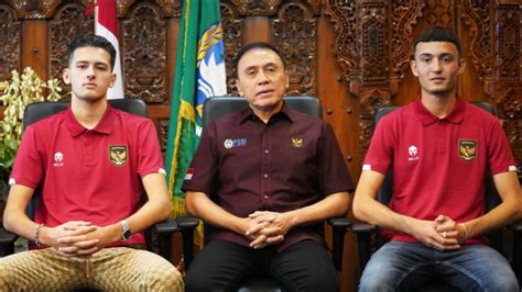 Ketum PSSI Bertemu 2 Calon Pemain Naturalisasi Timnas Indonesia Ivar