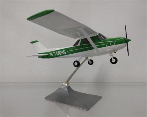 Maquete De Avião Em Resina Cessna 152 N 75696 22 Cm Parcelamento