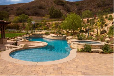 landscaping around inground swimming pool - Southern California ...