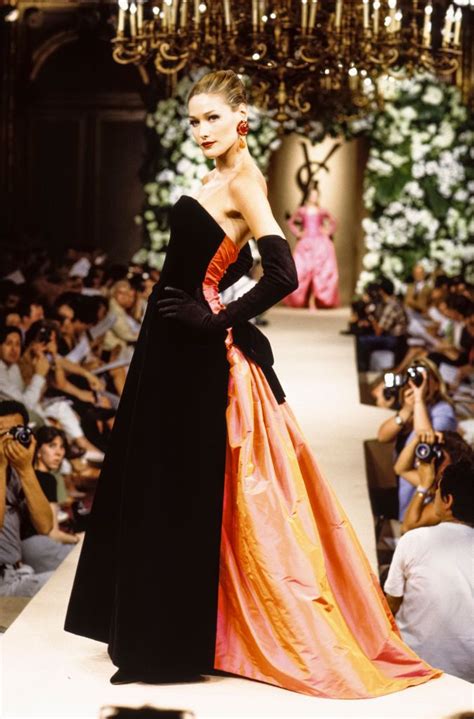 Carla Bruni au défilé Yves Saint Laurent Haute Couture collection