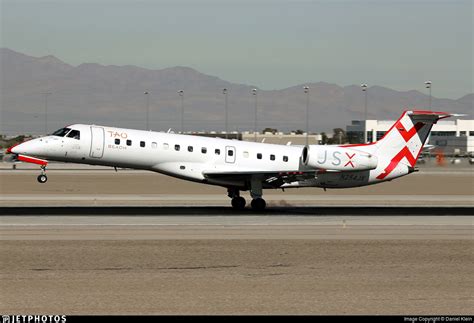 N254JX Embraer ERJ 135LR JetSuiteX Daniel Klein JetPhotos