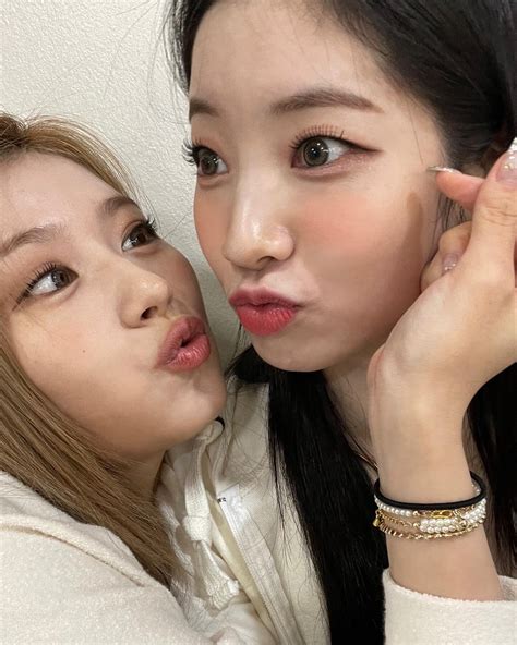 210620 Twice Instagram Update Sana And Dahyun Kpopping