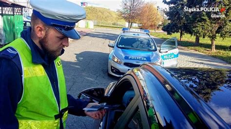 Hiena i Znicz Policjanci masowo wychodzą i wyjeżdżają na ulice