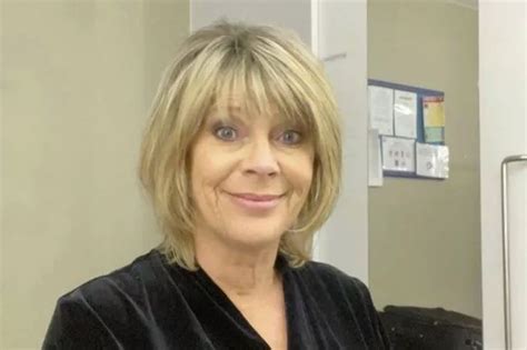 Eamonn Holmes Wife Ruth Langsford Oozes Sophistication In Skintight Nude Pencil Skirt Daily Star