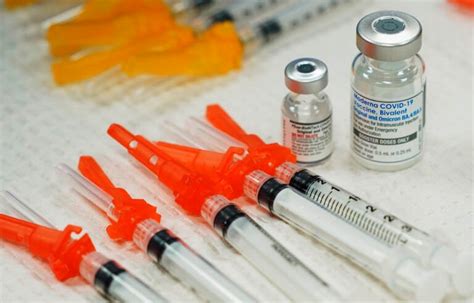 CDC panel recommends updated COVID vaccines. Shots could be ready this ...