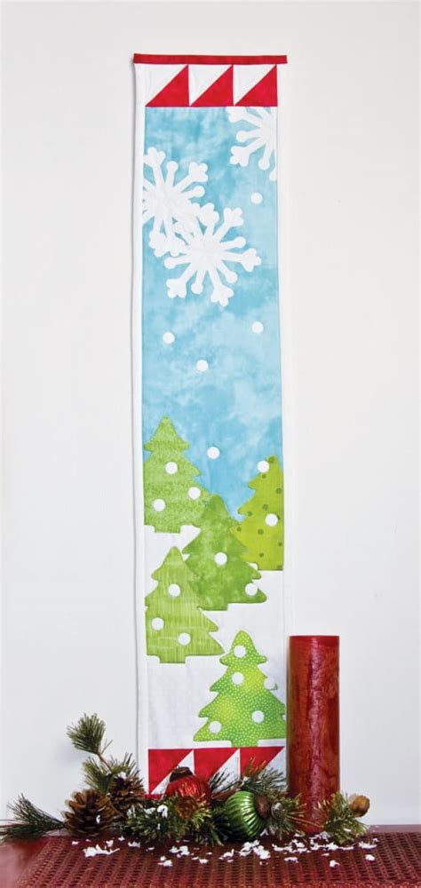 GO Holiday Medley Skinny Wall Hanging Pattern AccuQuilt