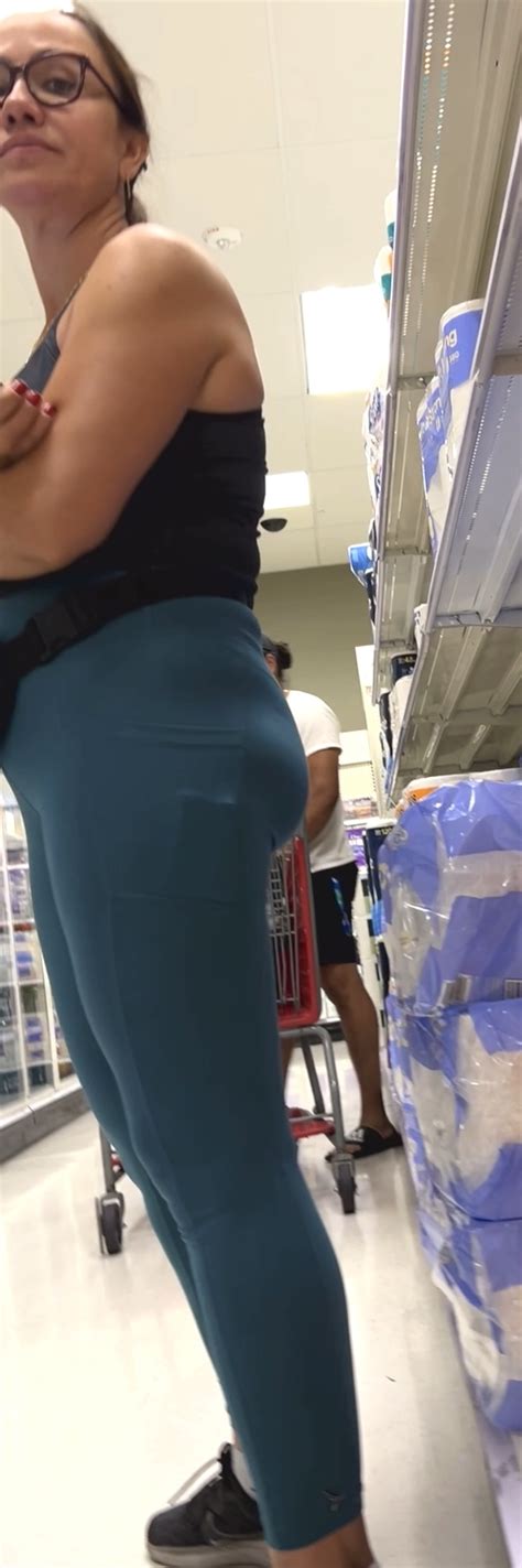 Latina Bubble Butt In Yoga Pants Long Followed Around Target Long Oc Video Spandex Leggings