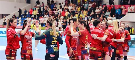 Na Ionala Feminin De Handbal A Rom Niei A C Tigat Trofeul Carpa I