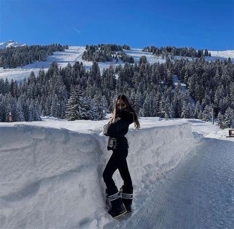 Pin Di Kenza B Su Ski Abbigliamento Da Neve Inverno Foto