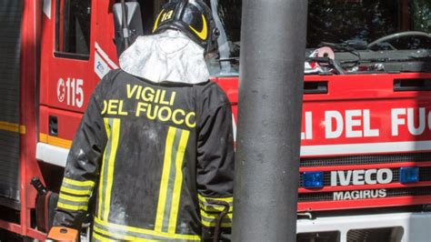 Ragusa La Fidanzata Lo Lascia E Lui Le D Fuoco A Casa Arrestato Il