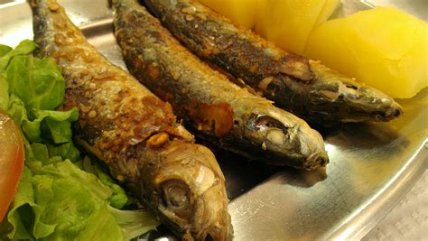 how to do lisbon: eat grilled sardines | Solo in Spain