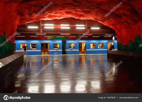 Solna centrum metro station – Stock Editorial Photo © fotonen #149078255