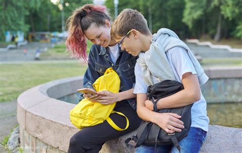 Jaka średnia na czerwony pasek Co trzeba zrobić żeby mieć świadectwo