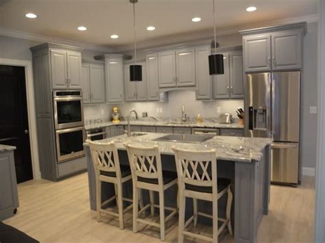 Viscount White Granite Countertop - Backsplash - Cabinets