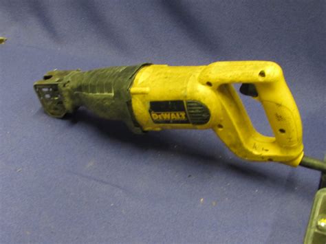 Dewalt Reciprocating Saw Dw303m W Case Allsold Ca Buy And Sell Used Office Furniture Calgary