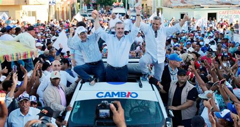 Abinader Encabeza Multitudinaria Caravana En Sfm Afirma Ganará En