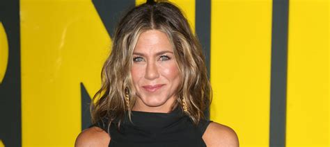 Jennifer Aniston Reportedly Announces Shes Adopting During Friends