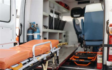 Una Ambulancia Por Dentro Elementos Emergencias Sanitarias