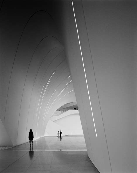 Photographs Of Zaha Hadids Heydar Aliyev Center By Hélène Binet