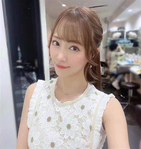 青山智美さんのインスタグラム写真 青山智美instagram「💖 【 💖💖💖 】 ⁡ ⁡ 少し前に可愛くヘアセット してもらいました😍