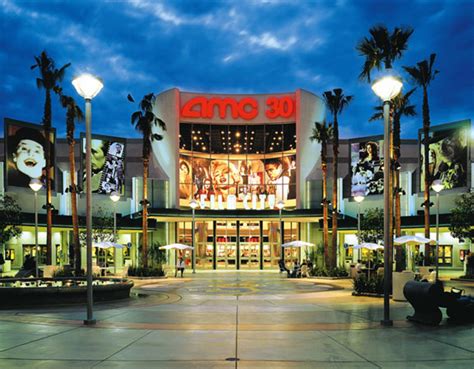 The Outlets at Orange - Discover La Mirada California