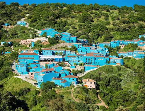 La Aldea Azul El Famoso Pueblo Pitufo De J Zcar En M Laga Genteel