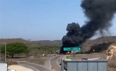 Choque En La Autopista Siglo Dos Camiones De Carga Protagonistas